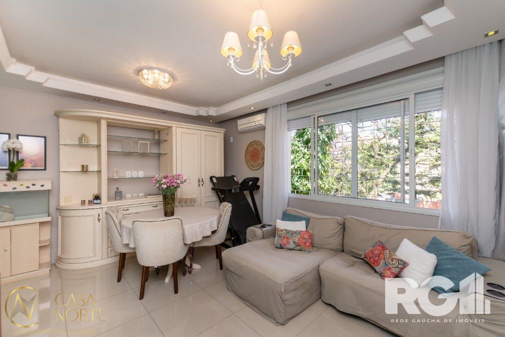 Apartamento à venda com 2 quartos, 100m², 1 suíte, 1 vaga, Rua Dona Leonor no bairro Rio Branco em Porto Alegre