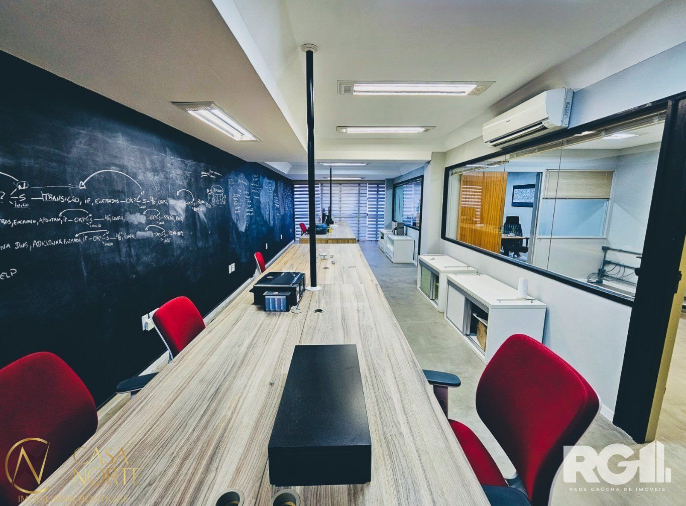 Sala Comercial à venda , 127m², 2 vagas, Avenida Independência no bairro Independência em Porto Alegre