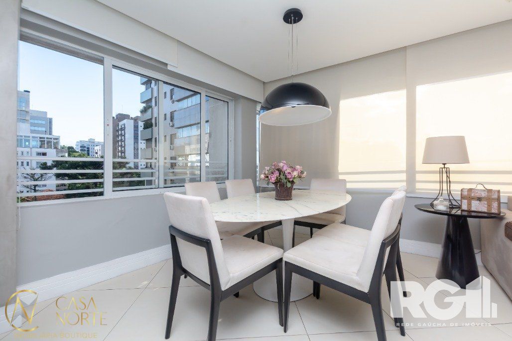 Apartamento à venda com 2 quartos, 90m², 2 suítes, 2 vagas, Rua Marcelo Gama no bairro Moinhos de Vento em Porto Alegre
