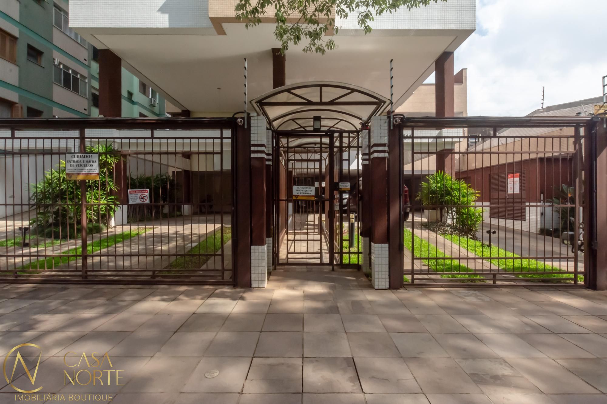 Apartamento à venda com 2 quartos, 77m², 1 suíte, 1 vaga, Rua Gonçalves Dias no bairro Menino Deus em Porto Alegre