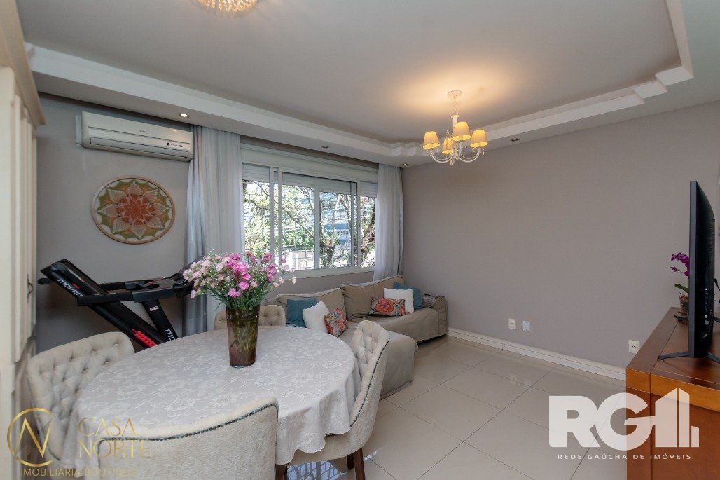 Apartamento à venda com 2 quartos, 100m², 1 suíte, 1 vaga, Rua Dona Leonor no bairro Rio Branco em Porto Alegre