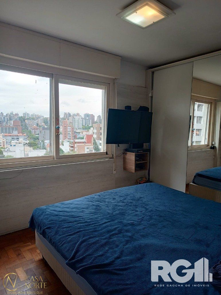 Apartamento à venda com 2 quartos, 77m², 1 vaga, Rua Ramiro Barcelos no bairro Floresta em Porto Alegre