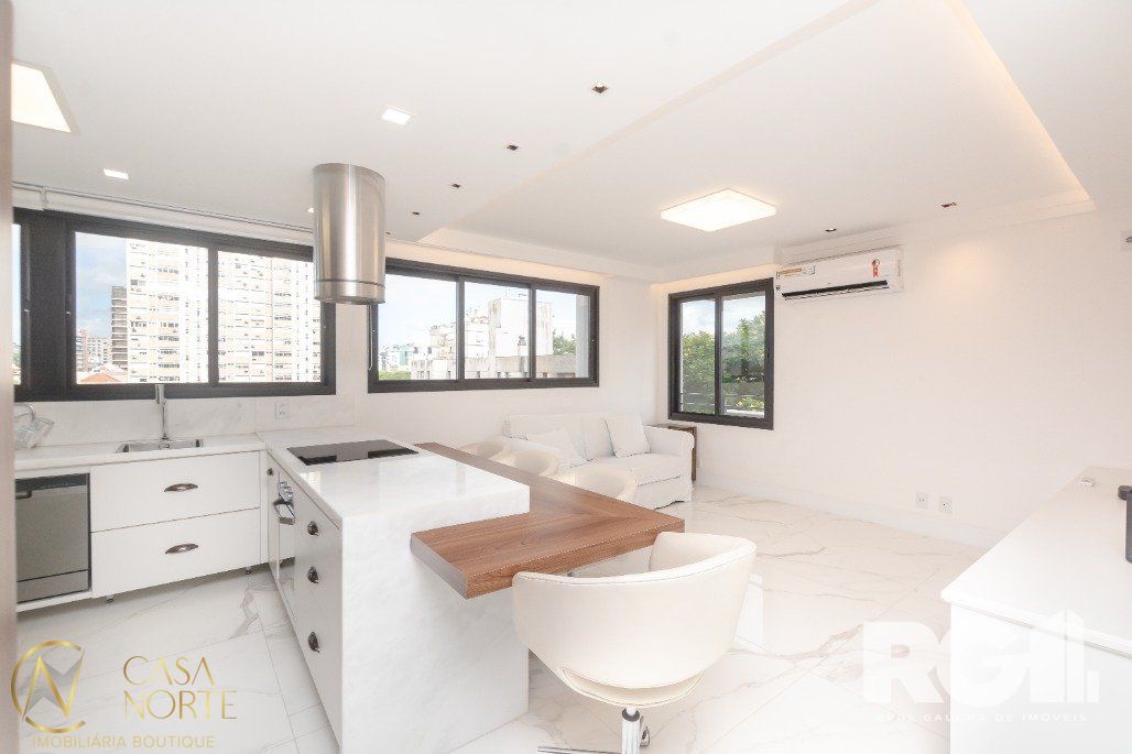 Apartamento à venda com 2 quartos, 65m², 1 suíte, 1 vaga, Avenida Nova York no bairro Auxiliadora em Porto Alegre