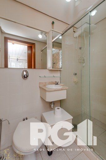 Apartamento à venda com 3 quartos, 140m², 1 suíte, 2 vagas, Rua Dona Laura no bairro Rio Branco em Porto Alegre