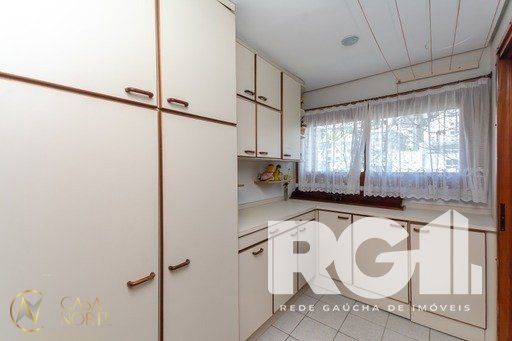 Apartamento à venda com 3 quartos, 140m², 1 suíte, 2 vagas, Rua Dona Laura no bairro Rio Branco em Porto Alegre
