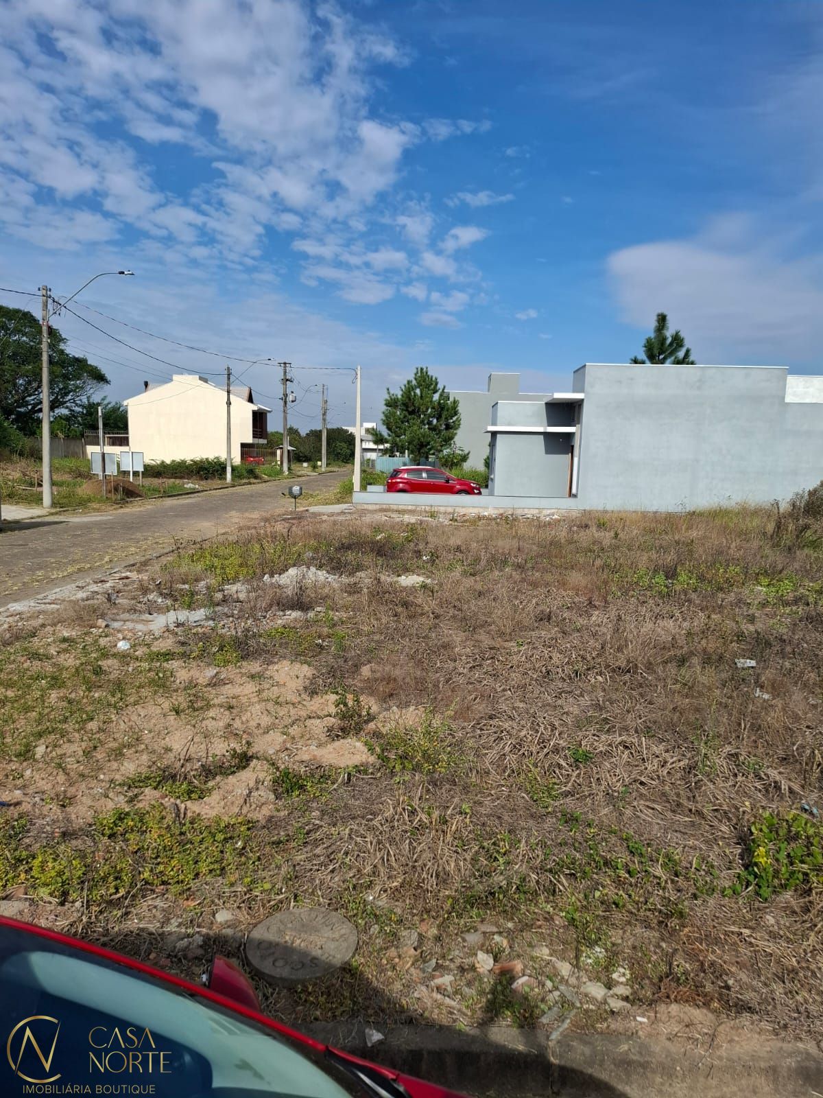 Terreno à venda  com 230m², Avenida Juca Batista no bairro Cavalhada em Porto Alegre