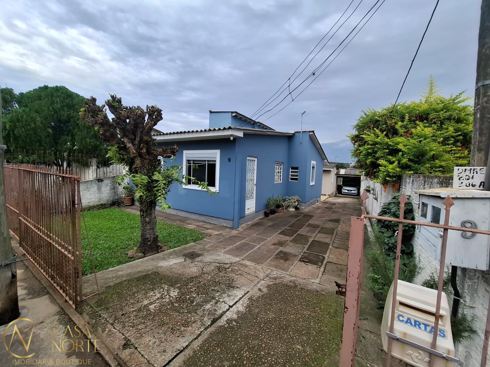 Casa à venda com 4 quartos, 200m², 3 vagas, Rua Lalzina Ignácio da Silva no bairro Campo Novo em Porto Alegre
