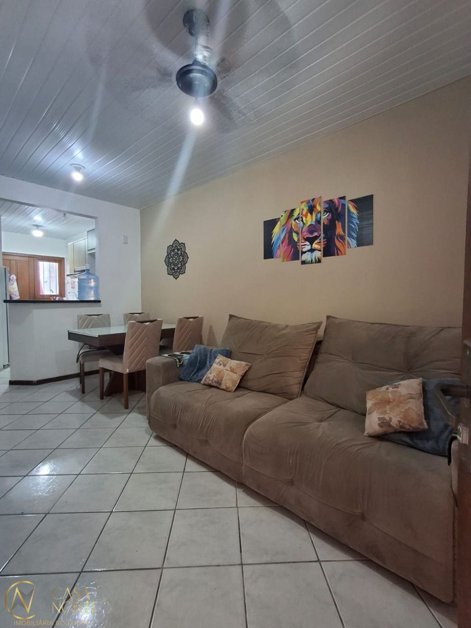 Casa à venda com 2 quartos, 52m², 1 vaga, Rua Irmao Mainar Longhi no bairro Hípica em Porto Alegre