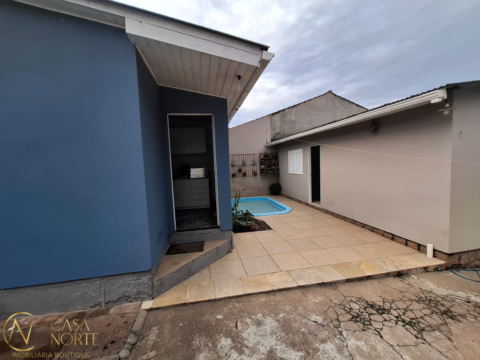 Casa à venda com 4 quartos, 200m², 3 vagas, Rua Lalzina Ignácio da Silva no bairro Campo Novo em Porto Alegre