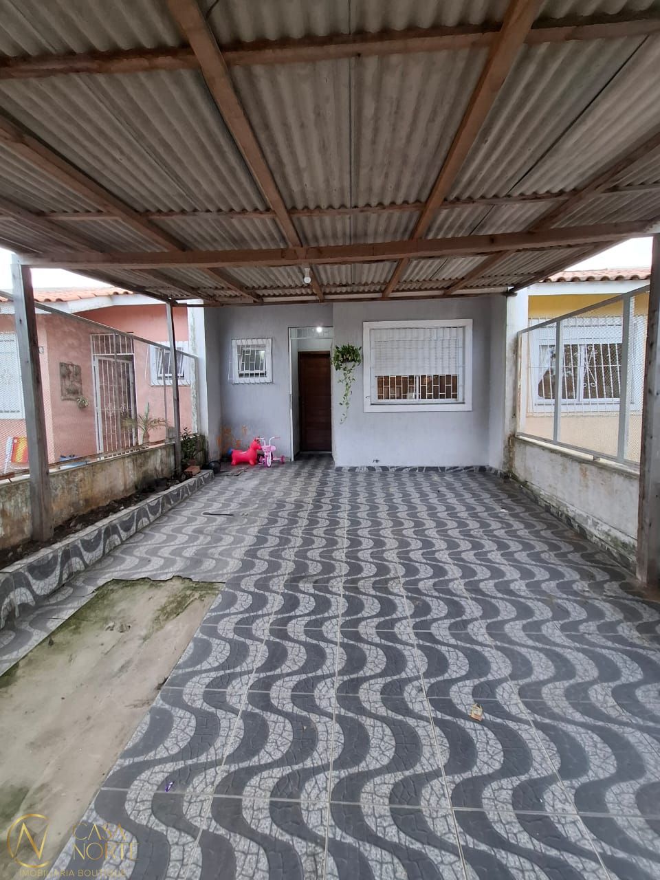 Casa à venda com 2 quartos, 36m², 2 vagas, Rua Solon Vieira Marques no bairro Restinga em Porto Alegre