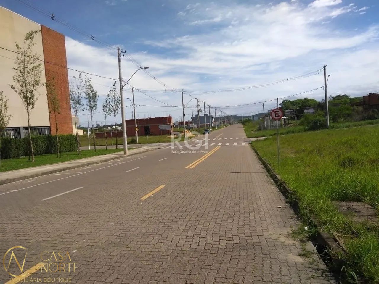 Terreno à venda  com 188m², Rua Francisco Mattos Terres no bairro Aberta dos Morros em Porto Alegre