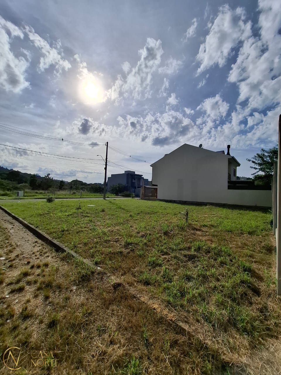 Terreno à venda  com 122m², Rua Francisco Mattos Terres no bairro Cavalhada em Porto Alegre