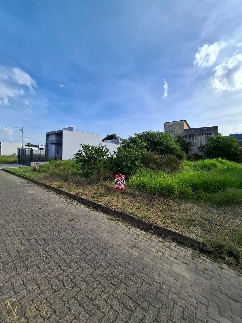 Terreno à venda  com 155m², Rua Jorge Babot Miranda no bairro Aberta dos Morros em Porto Alegre