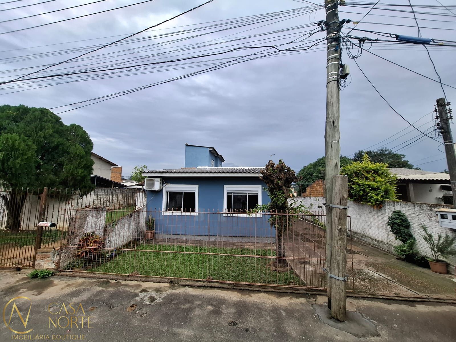 Casa à venda com 4 quartos, 200m², 3 vagas, Rua Lalzina Ignácio da Silva no bairro Campo Novo em Porto Alegre