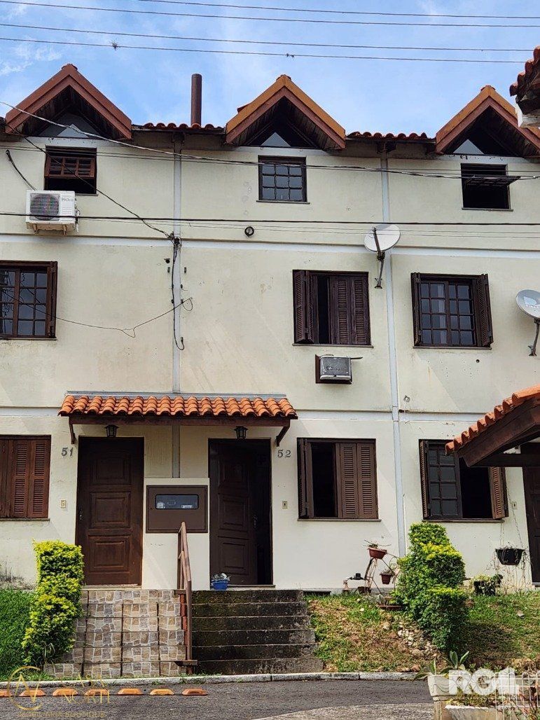 Casa de Condomínio à venda com 2 quartos, 60m², 1 vaga, Avenida Monte Cristo no bairro Vila Nova em Porto Alegre