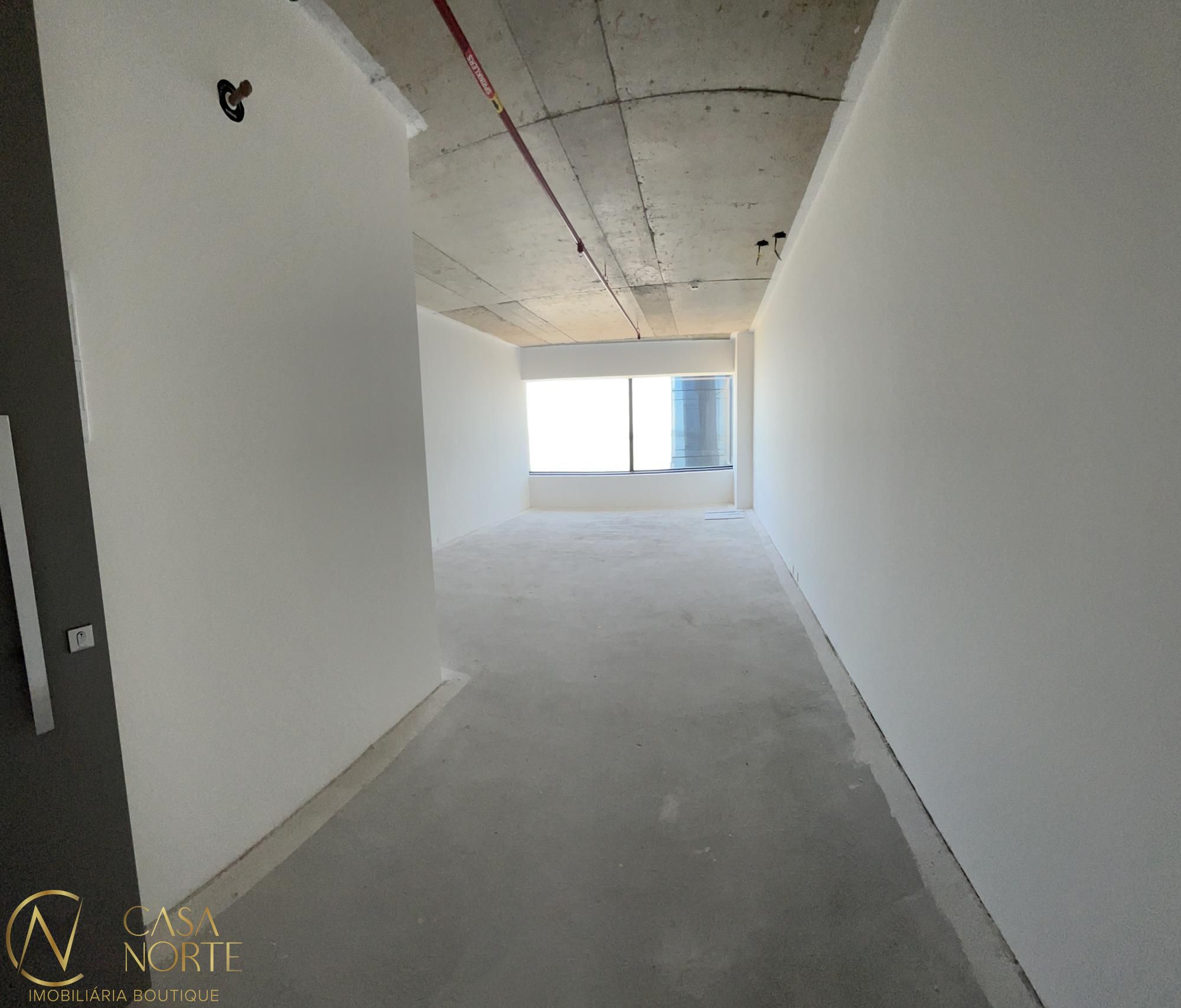 Sala Comercial à venda com 1 quarto, 33m², 1 vaga, Avenida Padre Cacique no bairro Praia de Belas em Porto Alegre