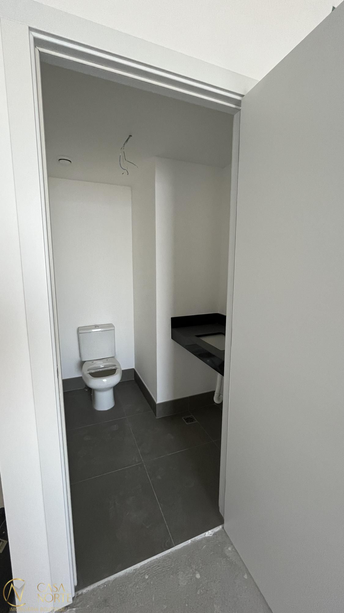 Sala Comercial à venda com 1 quarto, 33m², 1 vaga, Avenida Padre Cacique no bairro Praia de Belas em Porto Alegre