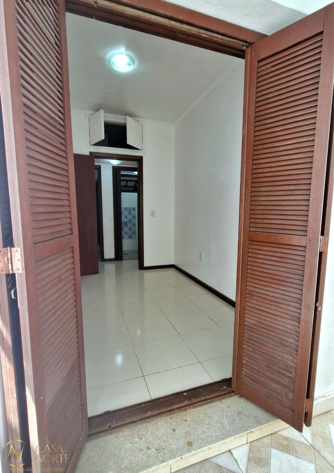 Apartamento à venda com 3 quartos, 74m², 1 suíte, Rua Miguel Teixeira no bairro Cidade Baixa em Porto Alegre