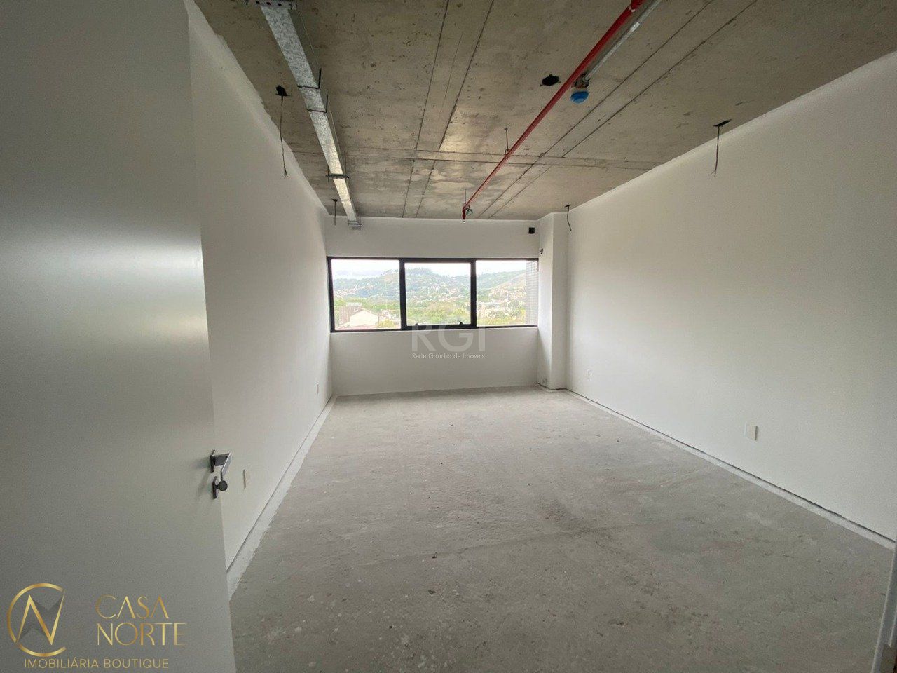 Sala Comercial à venda , 33m², Rua Coronel Aparício Borges no bairro Glória em Porto Alegre