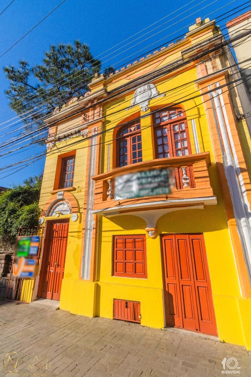 Casa Comercial à venda , 320m², Rua José do Patrocinio no bairro Cidade Baixa em Porto Alegre
