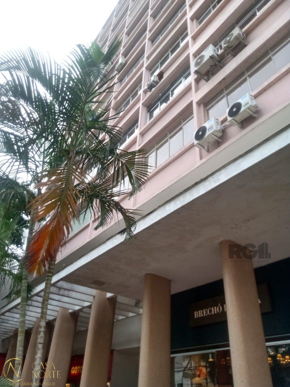 Apartamento à venda com 3 quartos, 146m², 1 suíte, 1 vaga, Rua Vinte e Quatro de Outubro no bairro Moinhos de Vento em Porto Alegre