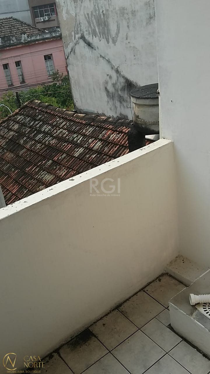 Kitnet à venda com 1 quarto, 28m², Rua José do Patrocinio no bairro Cidade Baixa em Porto Alegre