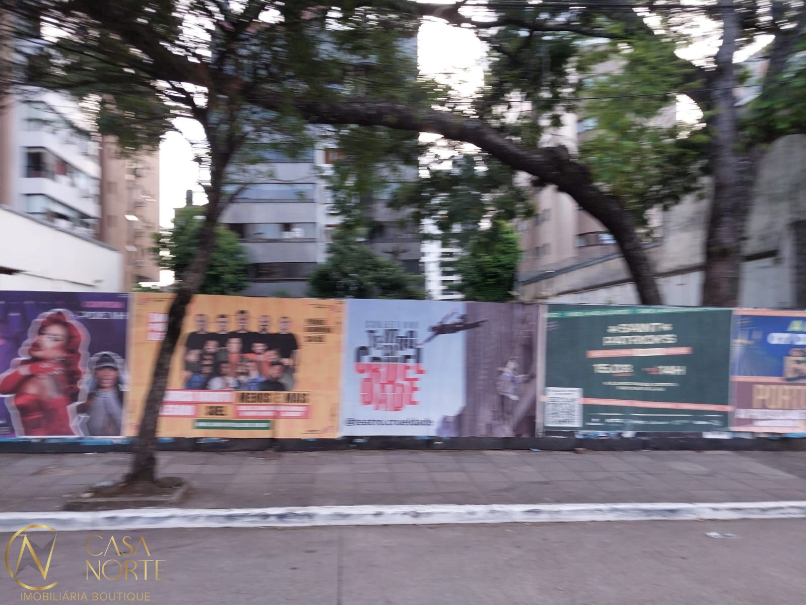 Terreno à venda  com 812m², Avenida Carlos Gomes no bairro Bela Vista em Porto Alegre