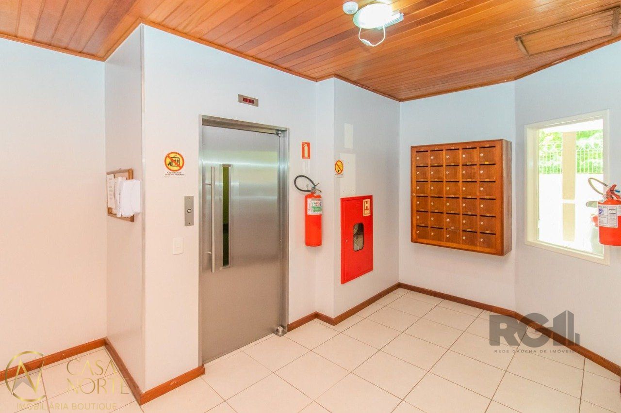 Apartamento à venda com 2 quartos, 72m², 1 vaga, Rua Salvio Soares no bairro Nonoai em Porto Alegre