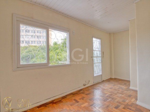 Prédio Comercial à venda , 98m², Rua Domingos Crescencio no bairro Santana em Porto Alegre