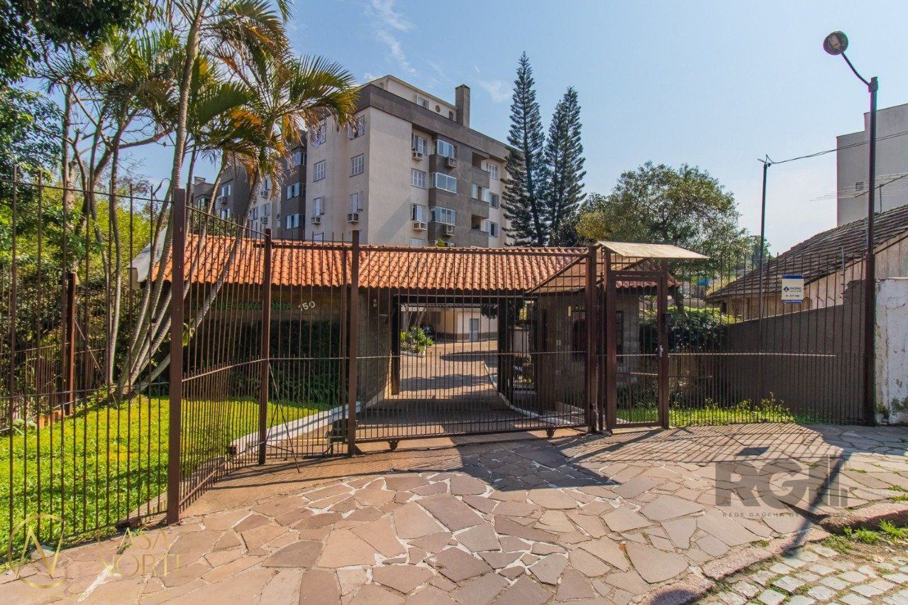 Apartamento à venda com 2 quartos, 72m², 1 vaga, Rua Salvio Soares no bairro Nonoai em Porto Alegre