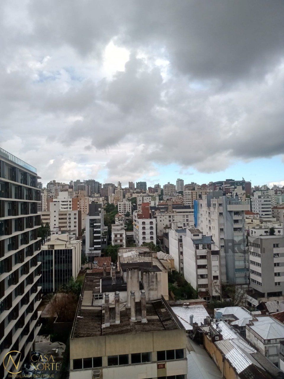 Apartamento à venda com 3 quartos, 146m², 1 suíte, 1 vaga, Rua Vinte e Quatro de Outubro no bairro Moinhos de Vento em Porto Alegre