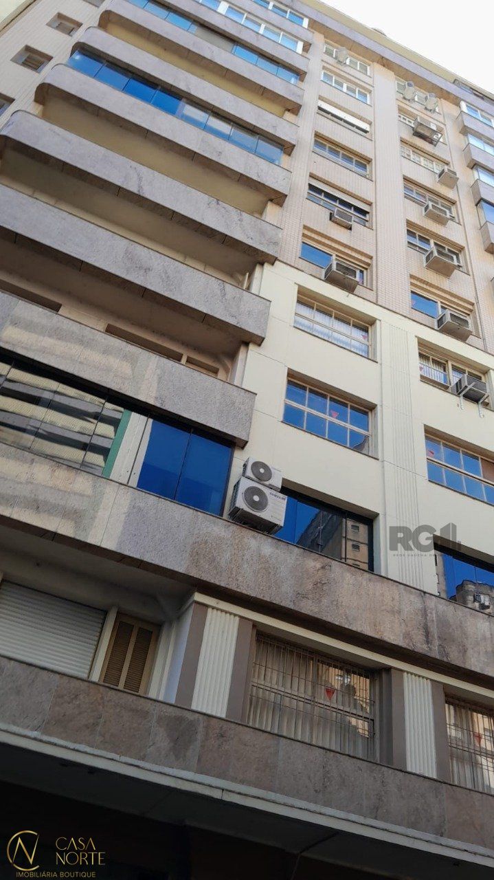 Apartamento à venda com 2 quartos, 71m², Rua General Andrade Neves no bairro Centro Histórico em Porto Alegre