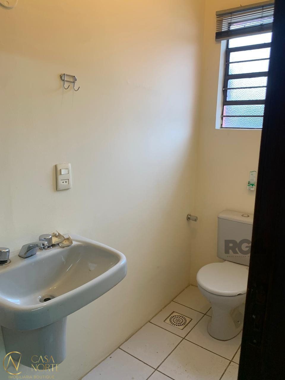 Prédio Comercial à venda , 290m², 3 vagas, Avenida Ceará no bairro São João em Porto Alegre
