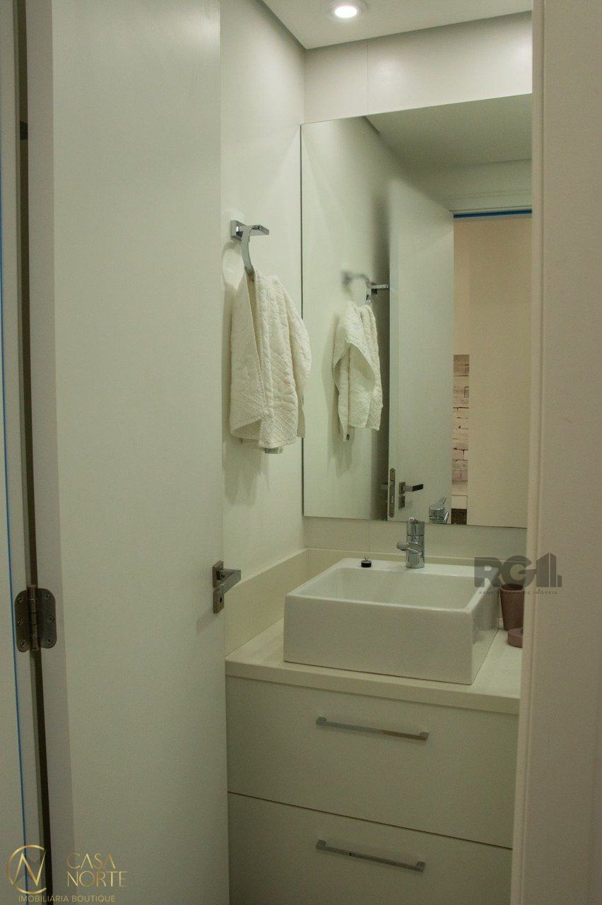 Apartamento à venda com 1 quarto, 34m², 1 vaga, Avenida Loureiro da Silva no bairro Cidade Baixa em Porto Alegre