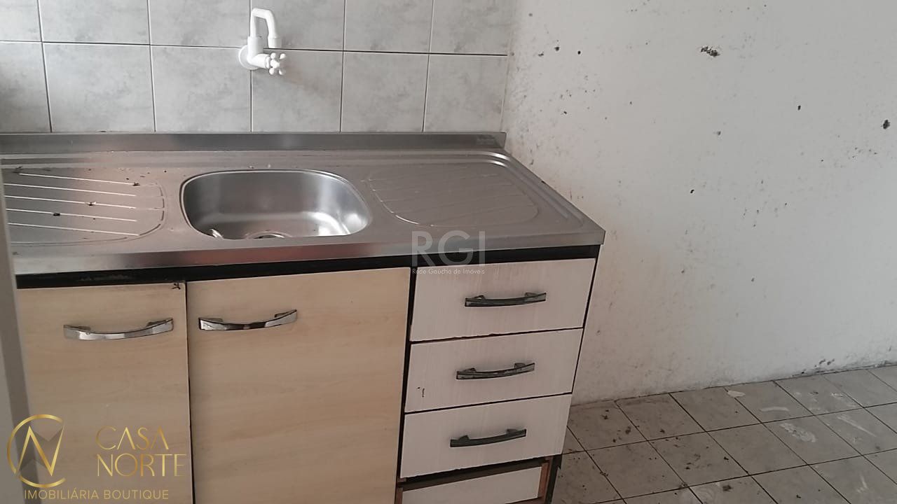 Kitnet à venda com 1 quarto, 28m², Rua José do Patrocinio no bairro Cidade Baixa em Porto Alegre