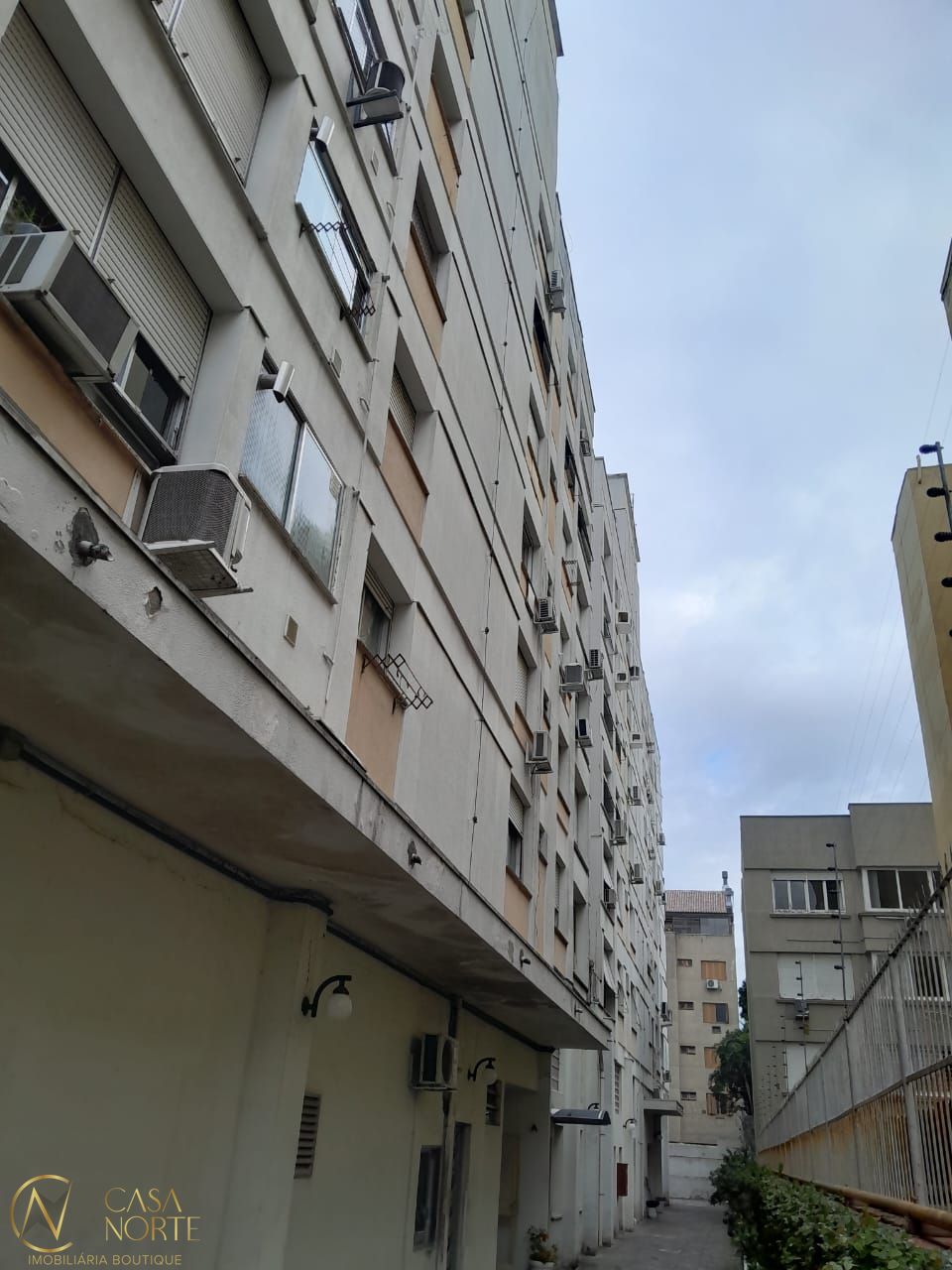 Apartamento à venda com 2 quartos, 65m², 2 vagas, Avenida Venâncio Aires no bairro Cidade Baixa em Porto Alegre