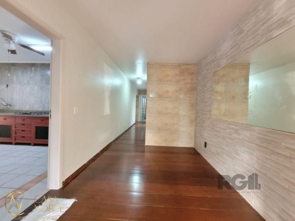 Casa de Condomínio à venda com 3 quartos, 180m², 1 suíte, 1 vaga, Avenida Edgar Pires de Castro no bairro Hípica em Porto Alegre
