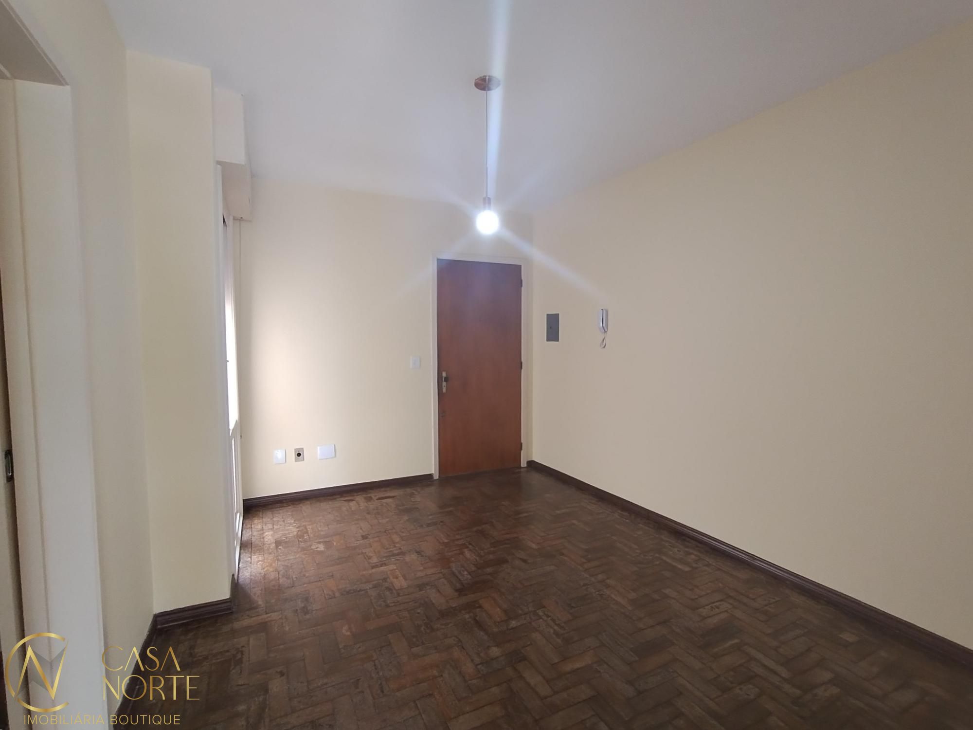 Apartamento à venda com 2 quartos, 70m², Avenida Mariland no bairro São João em Porto Alegre