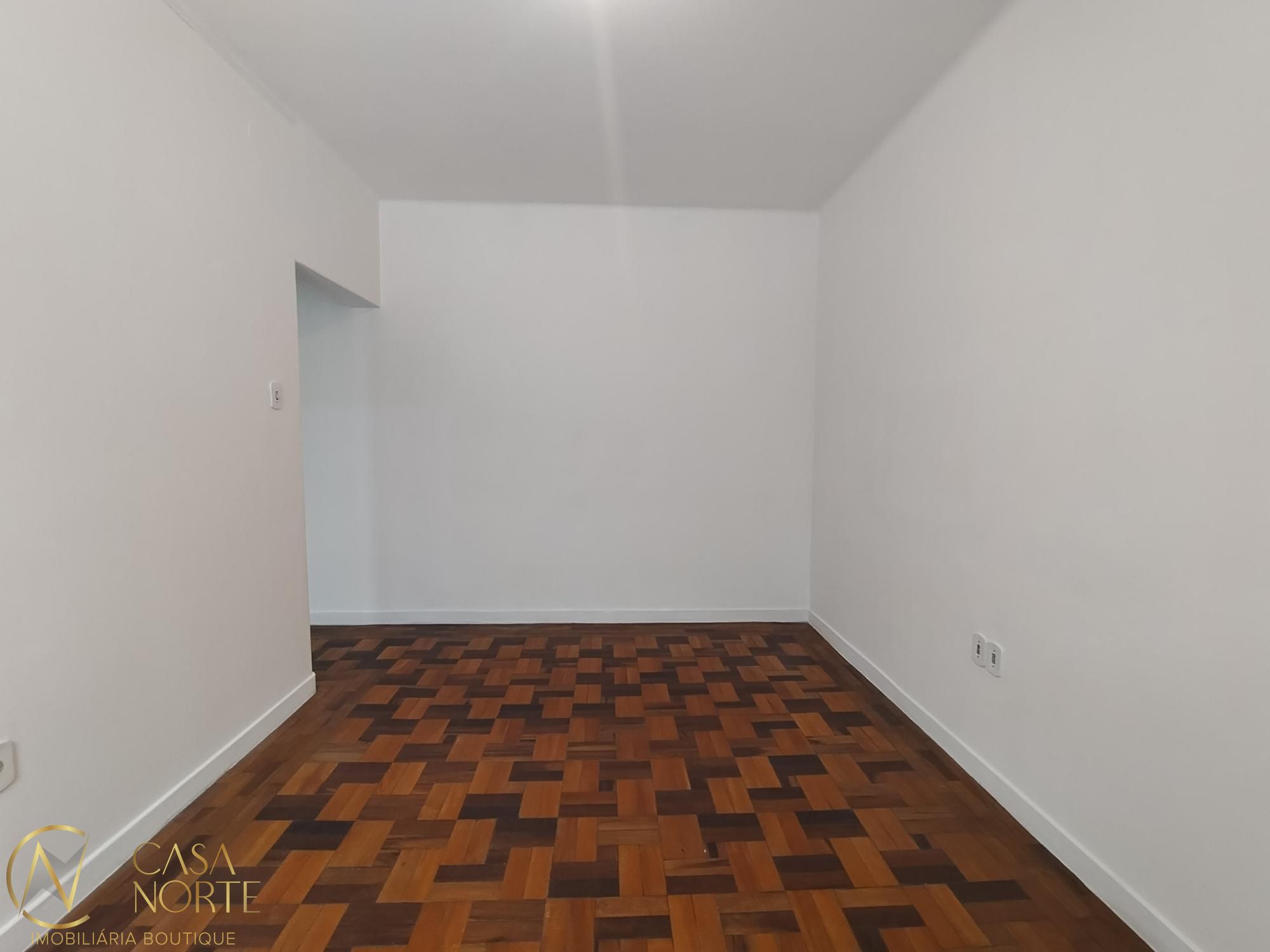 Apartamento à venda com 2 quartos, 61m², Avenida Mariland no bairro São João em Porto Alegre