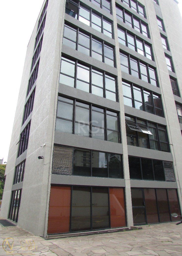 Sala Comercial à venda , 121m², 2 vagas, Avenida Carlos Gomes no bairro Auxiliadora em Porto Alegre