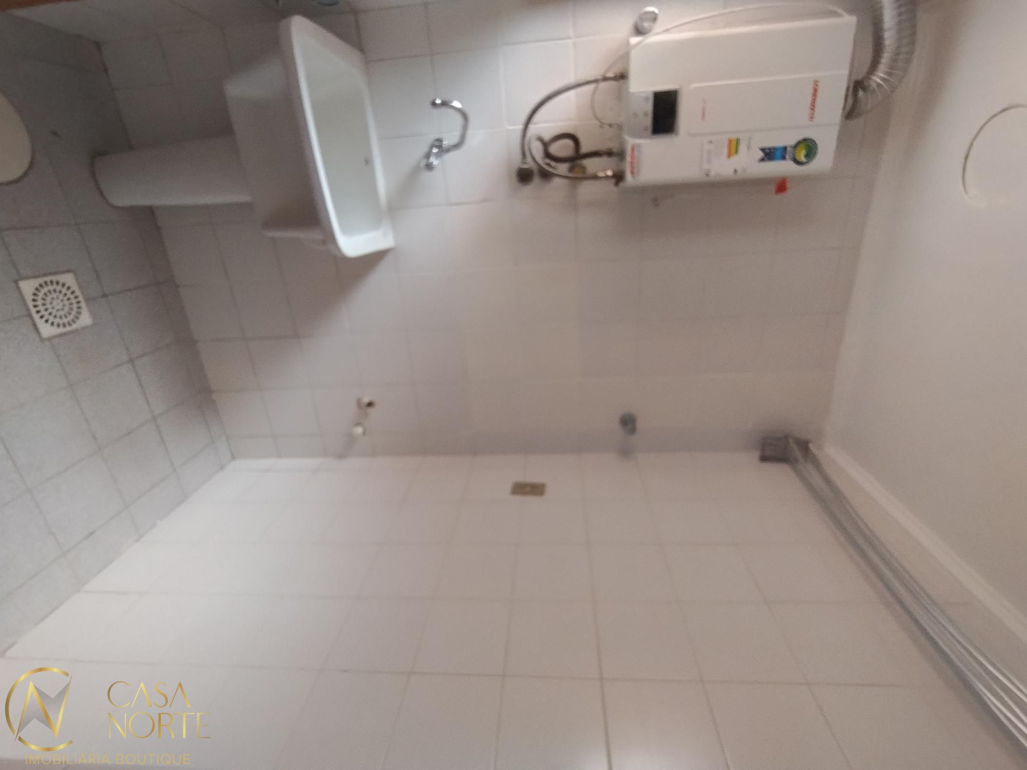 Apartamento à venda com 3 quartos, 99m², 1 suíte, 1 vaga, Avenida Alegrete no bairro Petrópolis em Porto Alegre