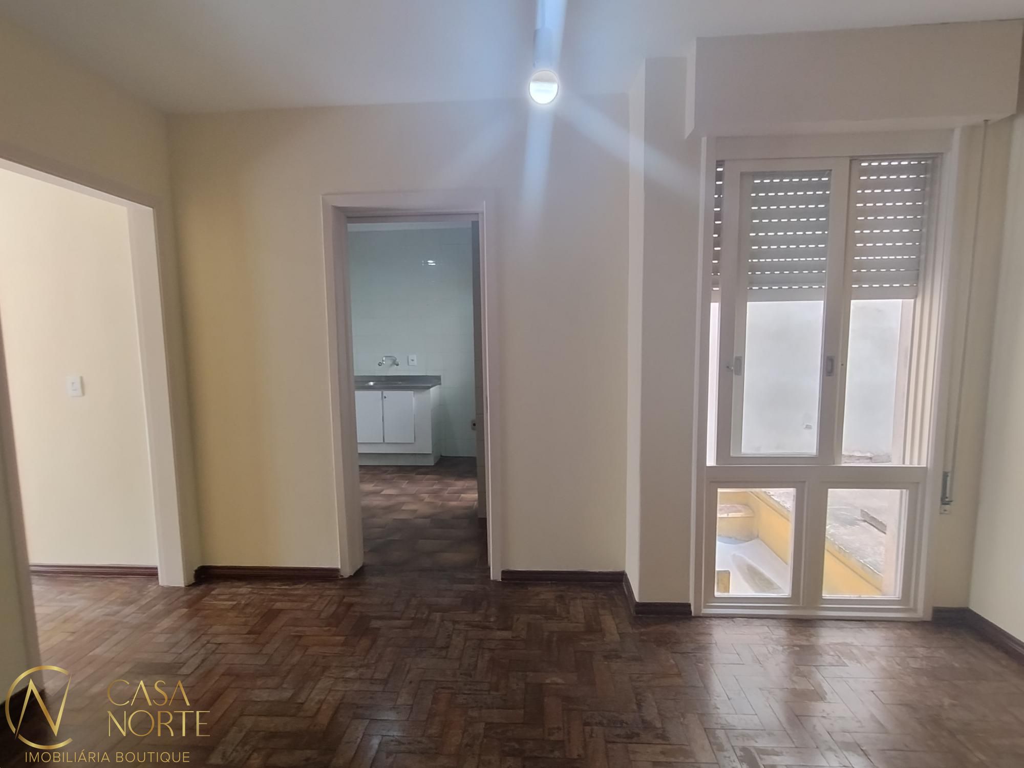 Apartamento à venda com 2 quartos, 70m², Avenida Mariland no bairro São João em Porto Alegre