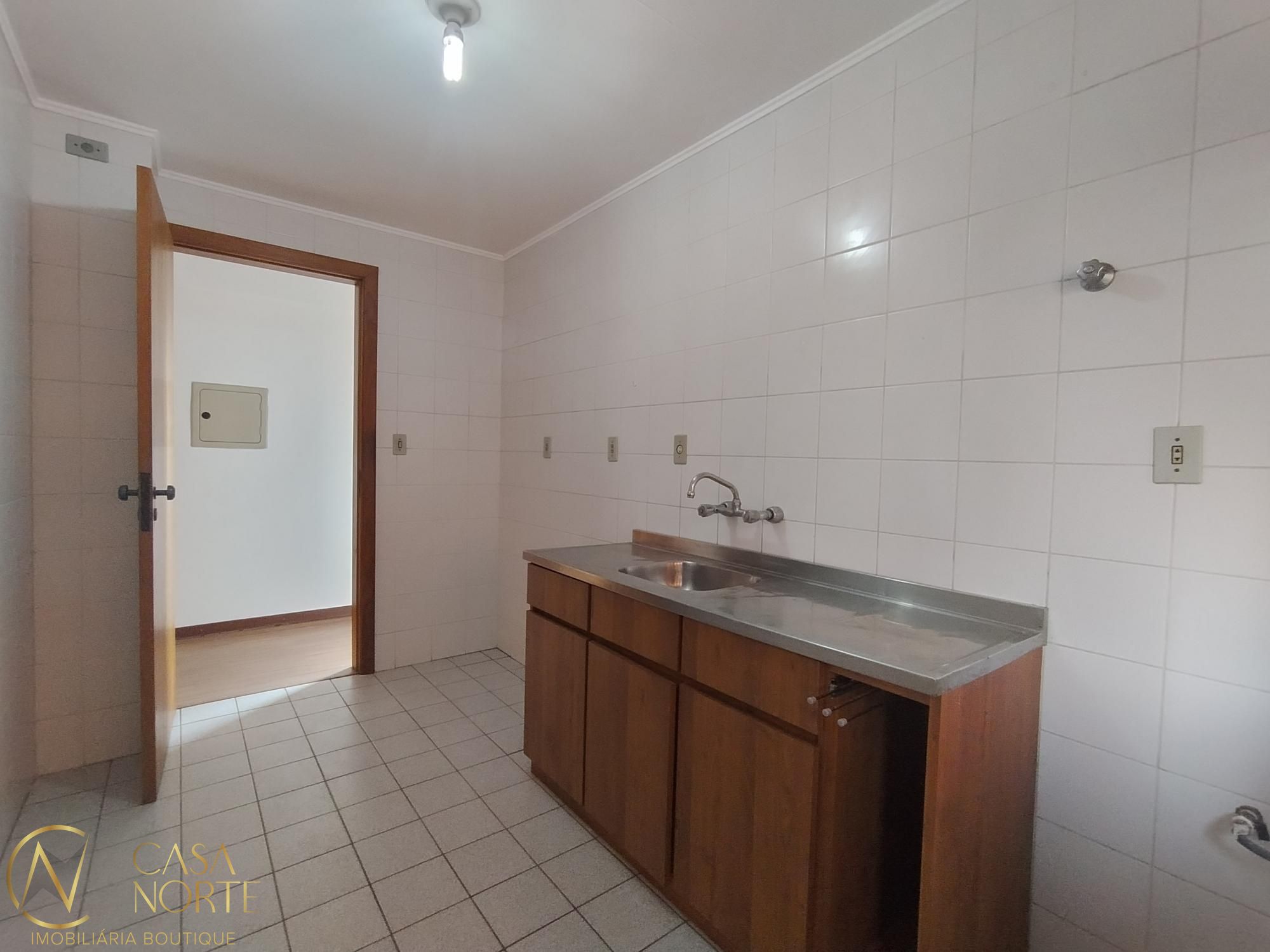 Apartamento à venda com 3 quartos, 99m², 1 suíte, 1 vaga, Avenida Alegrete no bairro Petrópolis em Porto Alegre