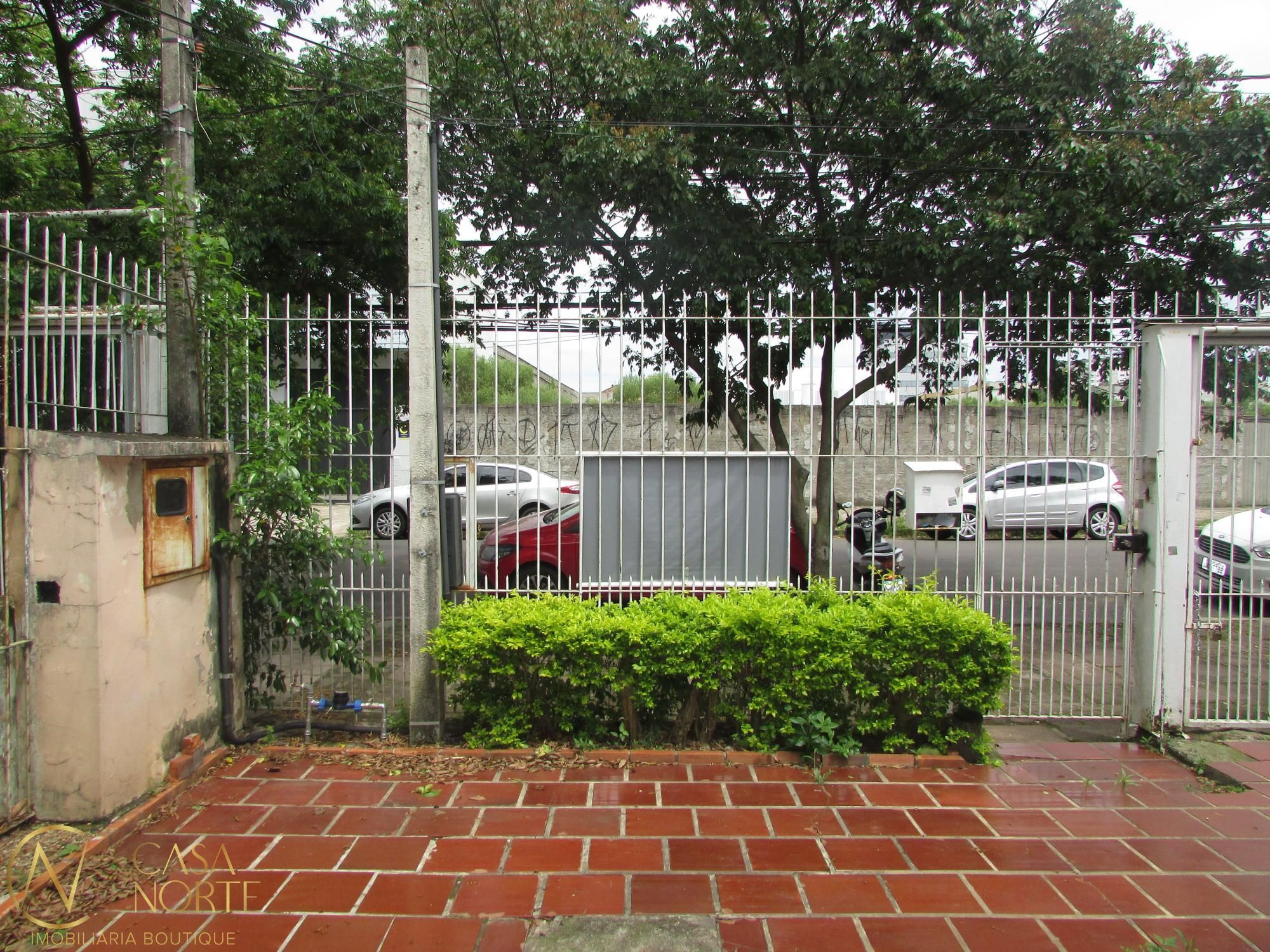 Casa à venda com 2 quartos, 134m², 2 vagas, Rua Augusto Severo no bairro São João em Porto Alegre