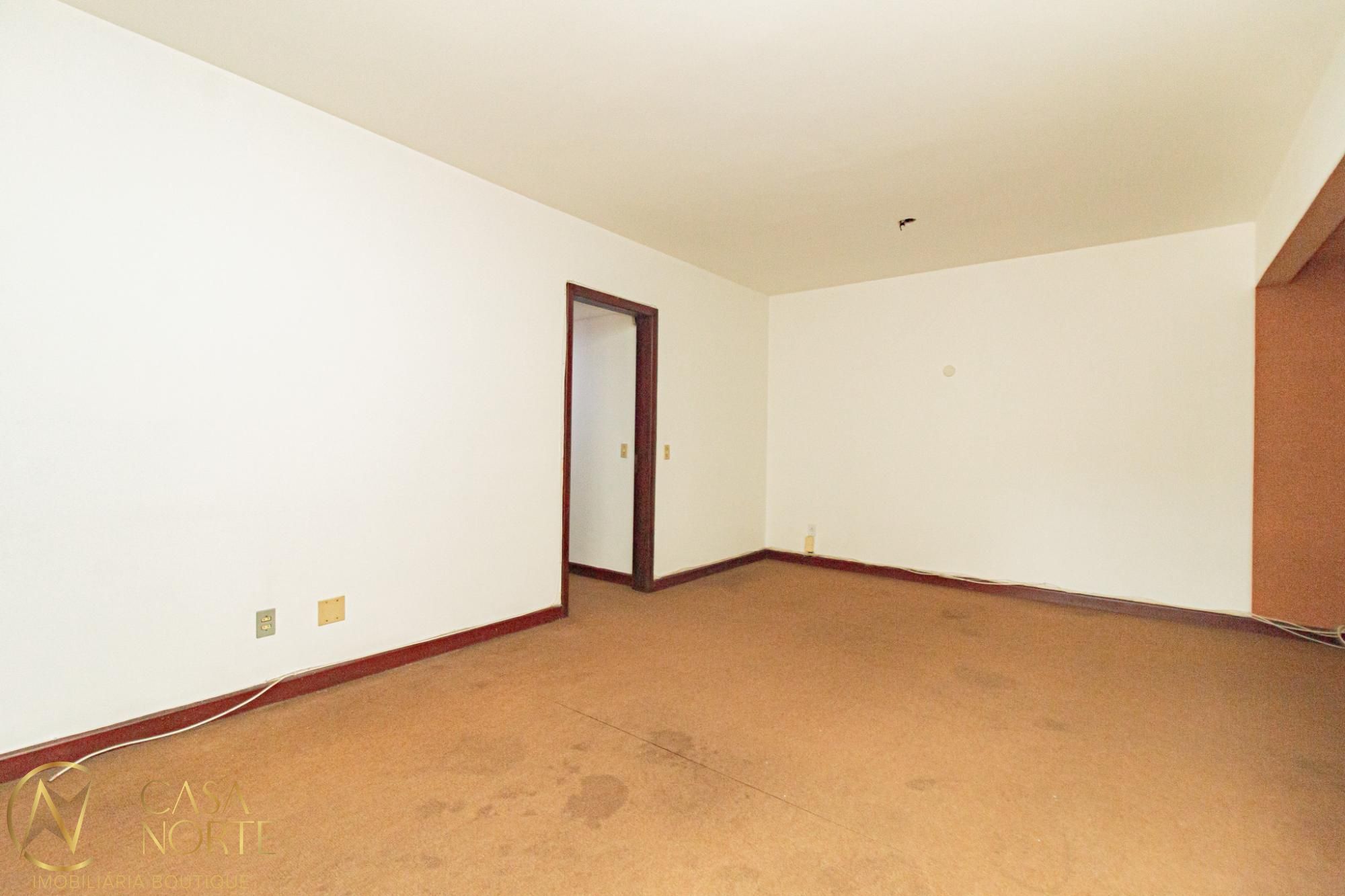 Apartamento à venda com 3 quartos, 135m², 1 suíte, 1 vaga, Rua Hilário Ribeiro no bairro Moinhos de Vento em Porto Alegre