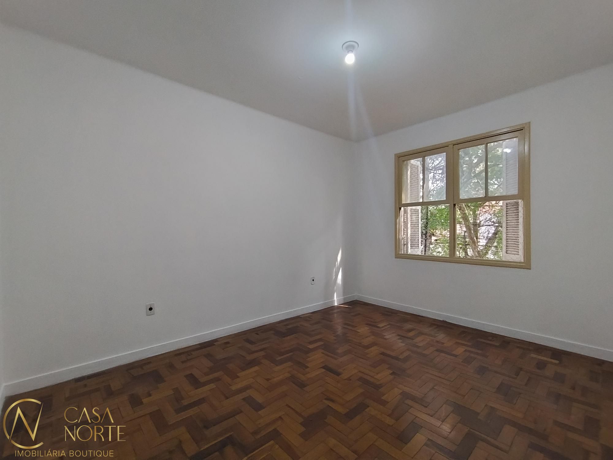 Apartamento à venda com 2 quartos, 61m², Avenida Mariland no bairro São João em Porto Alegre