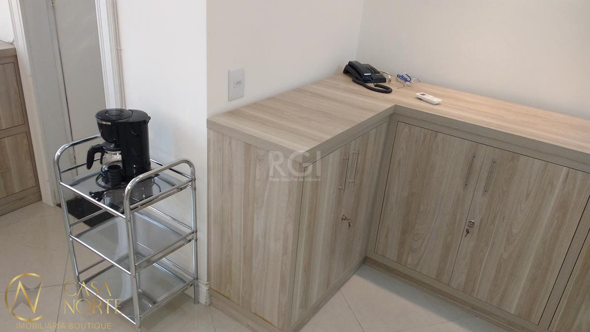 Sala Comercial à venda , 24m², Avenida Assis Brasil no bairro Passo da Areia em Porto Alegre