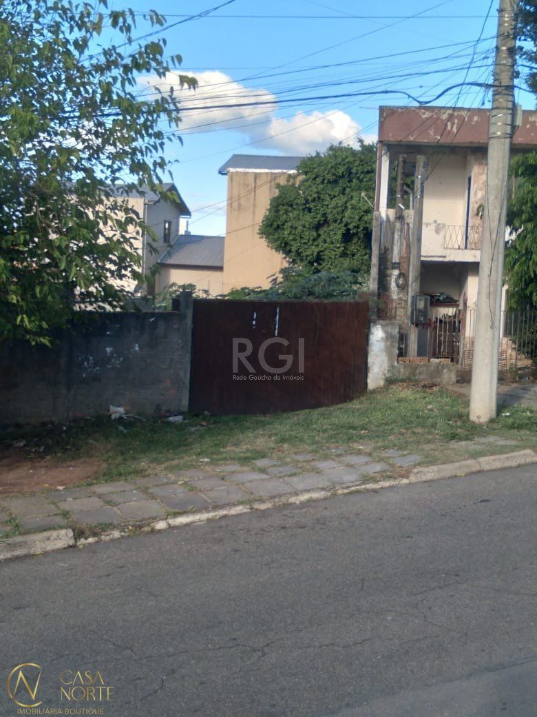 Terreno à venda  com 381m², Rua Barao de Bage no bairro Vila Jardim em Porto Alegre