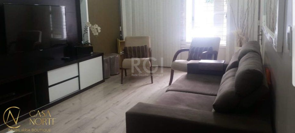 Casa à venda com 3 quartos, 239m², 1 suíte, 2 vagas, Rua Coronel Antenor Amorim no bairro Bom Jesus em Porto Alegre