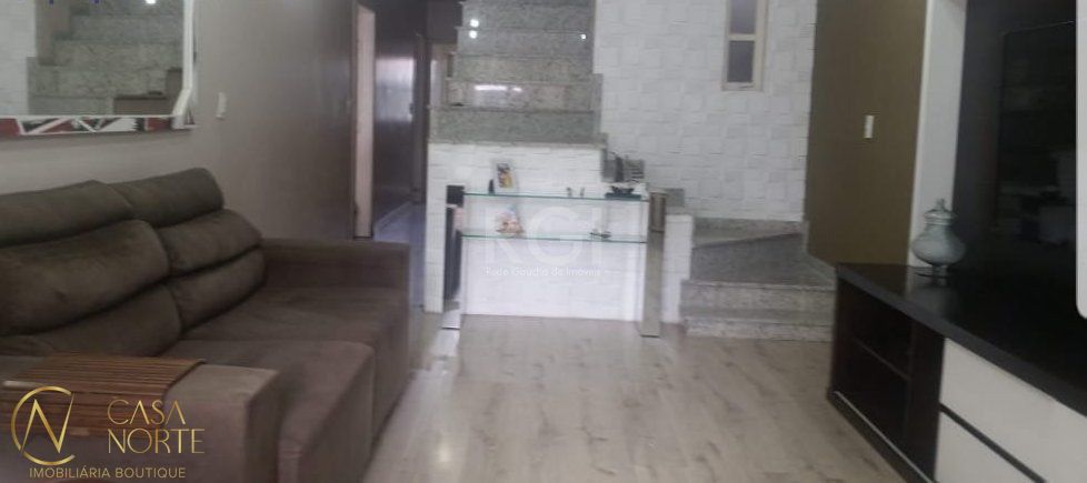 Casa à venda com 3 quartos, 239m², 1 suíte, 2 vagas, Rua Coronel Antenor Amorim no bairro Bom Jesus em Porto Alegre
